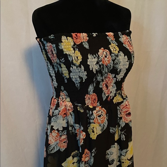 Guess Dresses & Skirts - Guess High-Low Floral dress